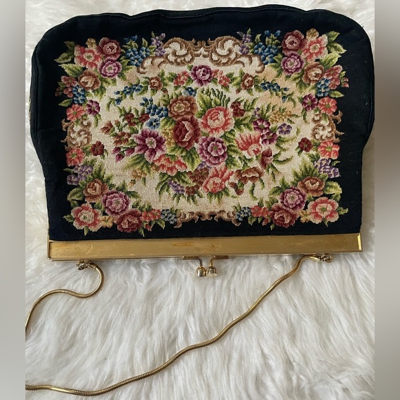 VINTAGE VICTORIAN TAPESTRY CLUTCH - Picture 5 of 11